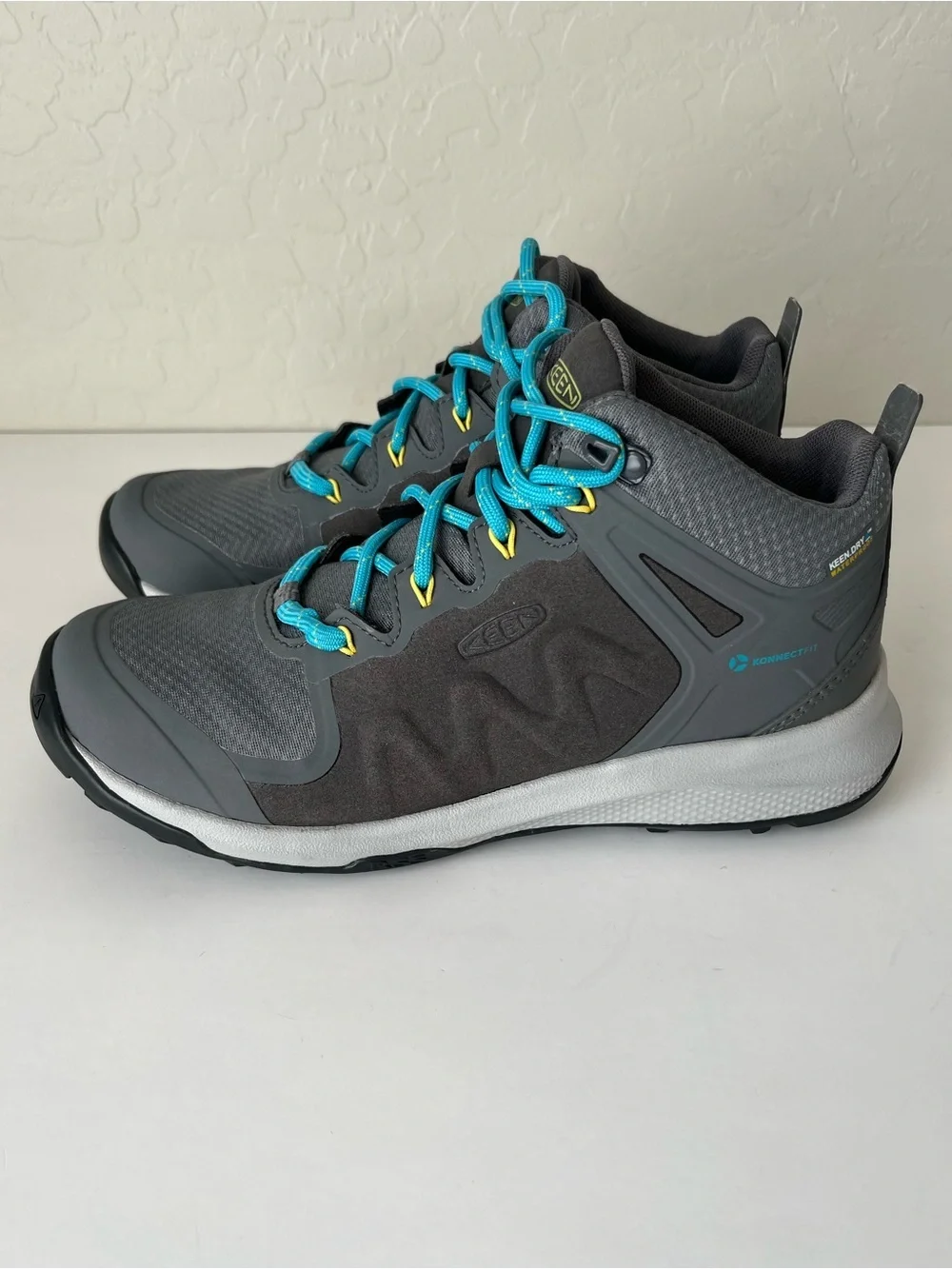 Keen Explore mid waterproof hiking boots lightweight grey 7.5